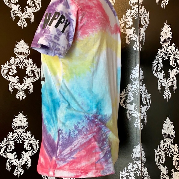 🍀 NWT! Tie Dye Be Happy Smiley T-Shirt! - Picture 4 of 8